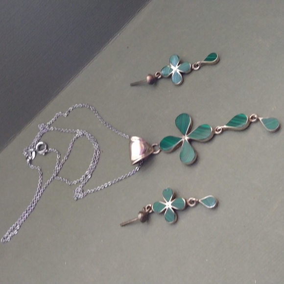 Sterling silver and malachite necklace and earring set - Picture 2 of 3